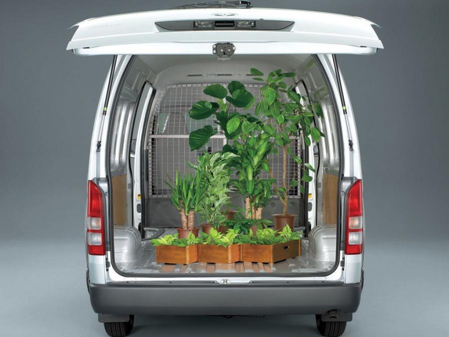  Toyota Hiace Van High Roof 2004 года  (JP) (фото 4 из 5)
